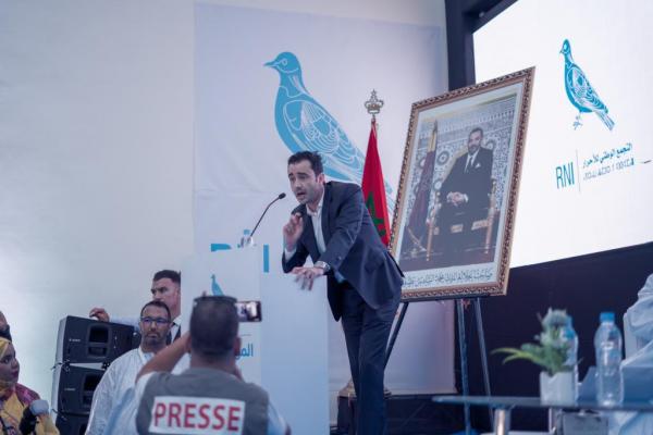 "مروان اشباعتو" ينتقد تغطية "بنعبد الله" على الترشح  للولاية الرابعة بمهاجمة الحكومة ‏