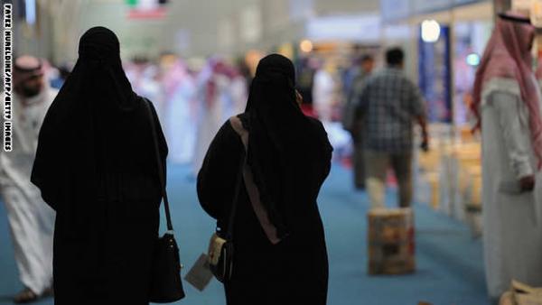 واعظ سعودي يثير الجدل بعد اتهامه المرأة بالمسؤولية عن الزنا والتحرش