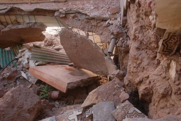 بالتفاصيل : أسرة بأكملها تنجو من الموت المحقق بعد انهيار منزلها بالمدينة العتيقة بمراكش 