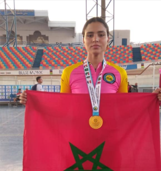 رجاء شاكر تهدي المغرب ميدالية ذهبية بالبطولة الإفريقية للدراجات الجبلية