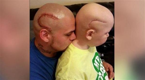 ماذا فعل هذا الرجل ليخفف عن طفله المصاب بالسرطان