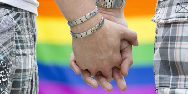 “رايتس ووتش” تطالب مرة أخرى المغرب بإلغاء تجريم الحياة الحميمة بالتراضي للمثليين