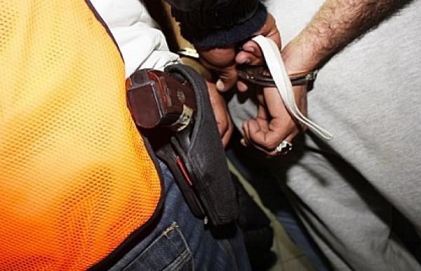شرطي يستخدم سلاحه الوظيفي لإيقاف شخص كان يهدد حياة المواطنين باولاد تايمة