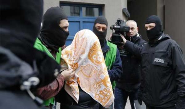 محاكمة مغربية &quot;داعشية&quot; طعنت شرطيا في ألمانيا