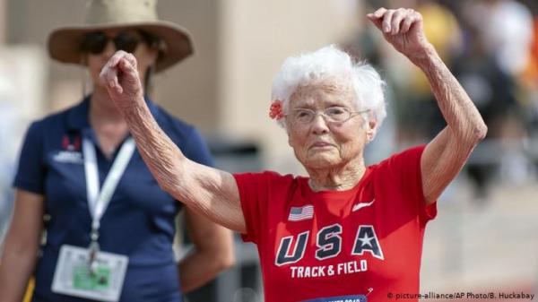 معمرة عمرها 103 سنة تفوز بذهبية سباق 100 متر!