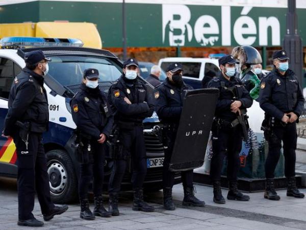 الأمن الإسباني يستنفر عناصره قبل مباراة المنتخب المغربي ضد "لاروخا"