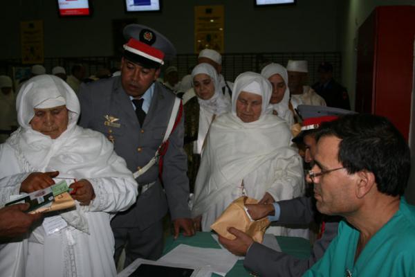 أزيد من 4 آلاف حاج وحاجة يغادرون مطار محمد الخامس الدولي للدار البيضاء في اتجاه الديار المقدسة
