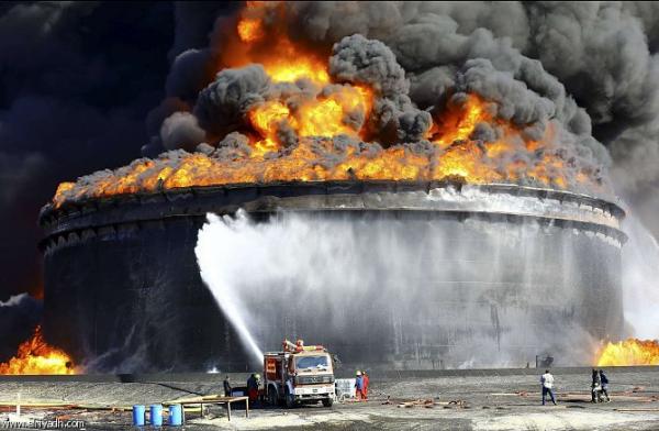 بترول ليبيا يحترق
