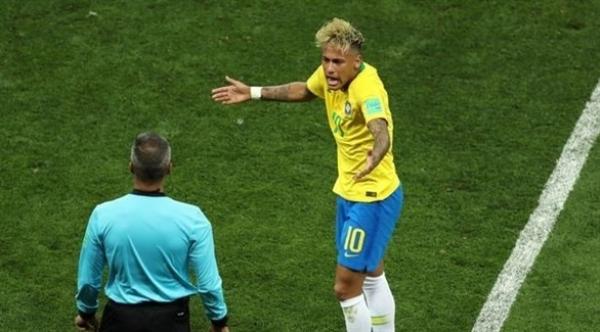 البرازيل تشكو حكم مباراة سويسرا للفيفا