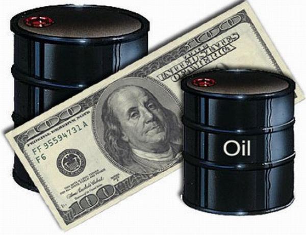 أسعار النفط تتراجع مع ارتفاع الإنتاج وخفض المنتجين التكاليف