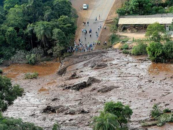 مئات القتلى و المفقودين إثر انهيار سد في البرازيل