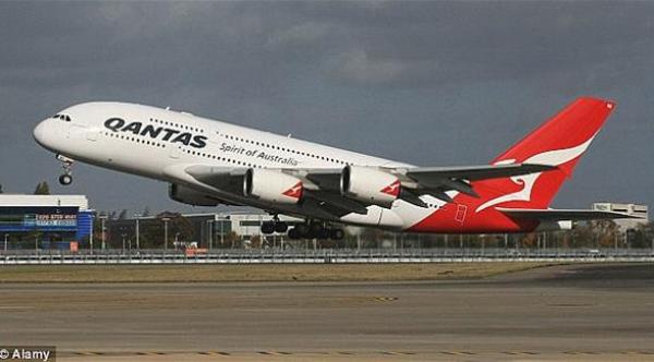 طائرة أسترالية تغرق بالمياه بسبب "ممسحة التنظيف"