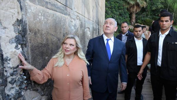 رئيس الوزراء الاسرائيلي يقتحم الحرم الإبراهيمي وسط إجراءات أمنية مشددة