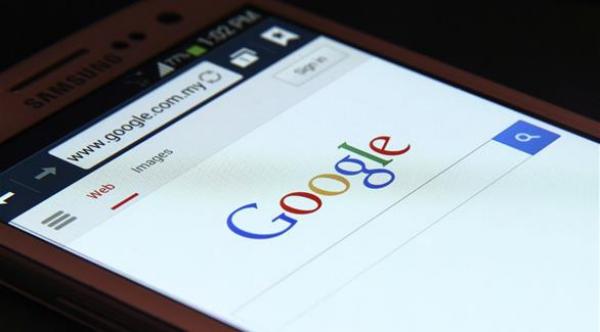غوغل: أكثر من نصف عمليات البحث تتم باستخدام الهواتف الذكية