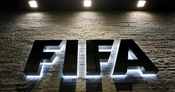 "الفيفا" يؤكد اعتماد التبديلات الخمسة في كرة القدم