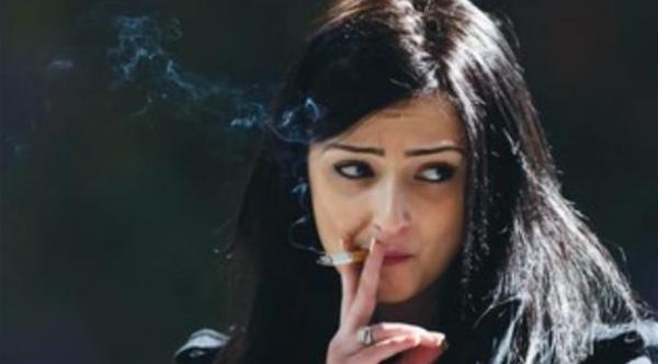 تدخين المرأة يضاعف احتمالات إصابتها بالسكتة
