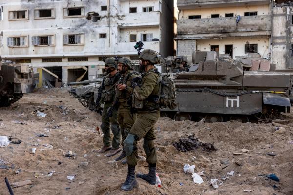 إسرائيل تعلن السيطرة على مبان حكومية في غزة