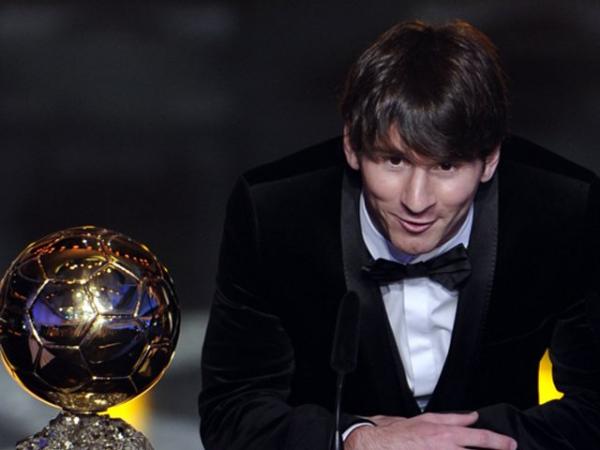 جائزة الكرة الذهبية 2011 : ميسي الأقرب للتتويج للعام الثالث على التوالي