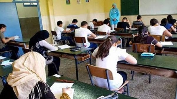 وزارة التربية الوطنية تطلق التطبيق التربوي الجوال للتعلم "عن بعد" ( TelmidTICE)