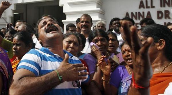 الهند: انتحار 6 أشخاص وإصابة 10 بأزمات قلبية بسبب اتهام سياسية بالفساد