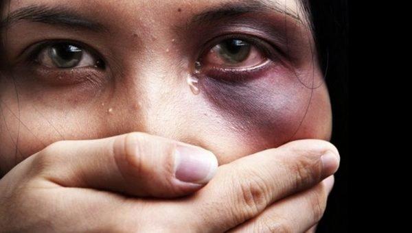 حقوقيون: العنف ضد النساء بالمغرب إرتفع بأكثر من 31 بالمئة خلال فترة الجائحة...