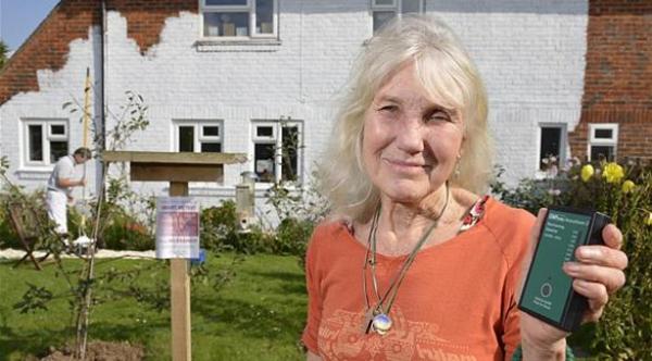بريطانية تنفق 7000 دولار لتحصين منزلها ضد "الواي فاي"