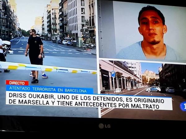 عاجل: أحد منفذي هجوم برشلونة مغربي و هذا فيديو اعتقاله