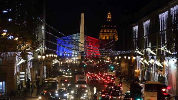 فرنسا تدعو السياح إلى العودة رغم حالة الطوارىء المفروضة في البلاد