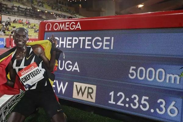 الأوغندي شبتيغي يحطم الرقم القياسي العالمي في سباق 5 آلاف متر