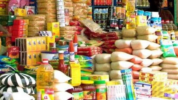 الجمارك المغربية تحجز كميات كبيرة من المواد الغذائية الفاسدة القادمة  من الجزائر