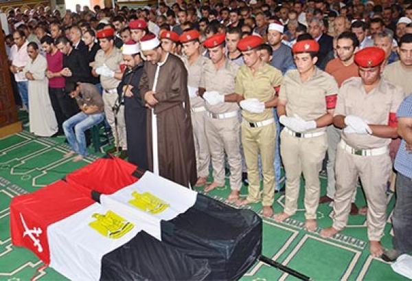 الرئيس المصري يعلن حالة الطوارئ في شمال سيناء بعد مقتل 30 جنديا