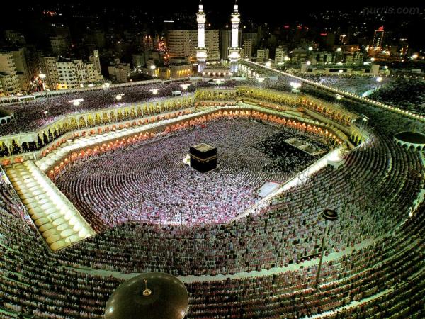 مفاجئ..السعودية تمنع رحلات العمرة وزيارة المسجد النبوي خوفا من كورونا