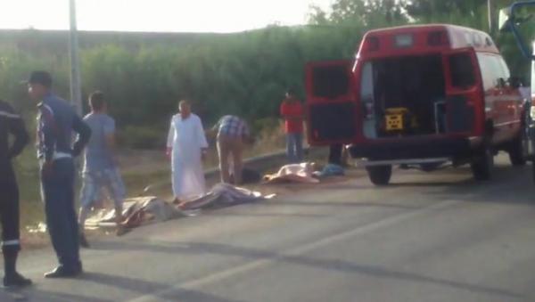 فاجعة قرب مكناس : انقلاب شاحنة محملة بالخيول يخلف مصرع 4 أشخاص وإصابة 10 آخرين (فيديو)