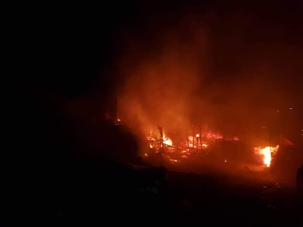 بالفيديو: النيران تلتهم جوطية بني ملال وانفجارات في قنينات الغاز