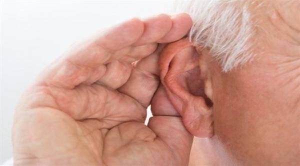 هل هناك علاقة بين فقدان السمع علامة و الزهايمر؟
