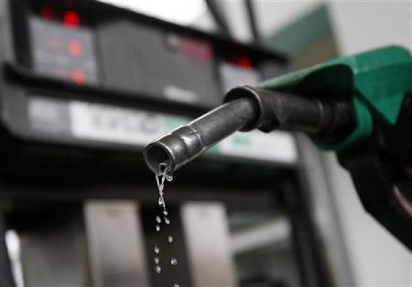 إلى بنكيران : سعر النفط يواصل تراجعه في الأسواق العالمية ، فماذا عن البنزين والغازوال؟
