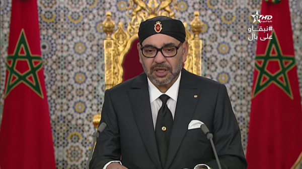 في عز "الأزمة" و"فترة النقاهة"...الملك "محمد السادس" يقدم درسا بليغة لـ "الساسة" والمغاربة يتفاعلون بـ"حزن" مع حالته الصحية