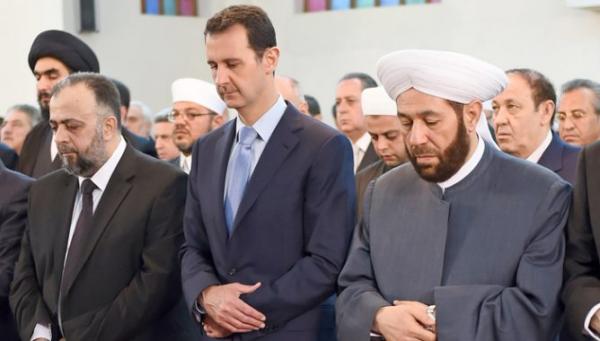 بشار الأسد يؤدي صلاة العيد في حماة في أول ظهور علني منذ عام