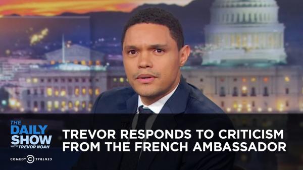 مذيع أمريكي يُفحم السفير الفرنسي الغاضب من قوله أن "أفريقيا فازت بكأس العالم" (فيديو)