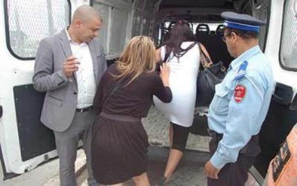 الدار البيضاء: اعتقال أجنبيين ومغربيتين متلسين بممارسة الفساد