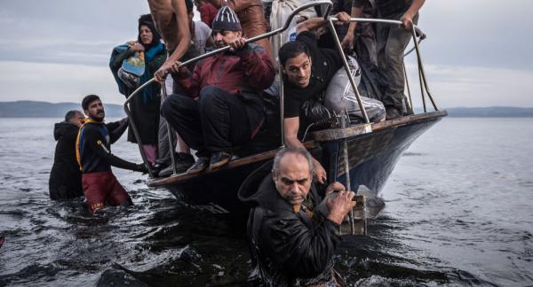 إسبانيا تلتزم بإستقبال 15 مهاجرا غير شرعي  تم إنقاذهم من طرف سفينة "أكواريوس"