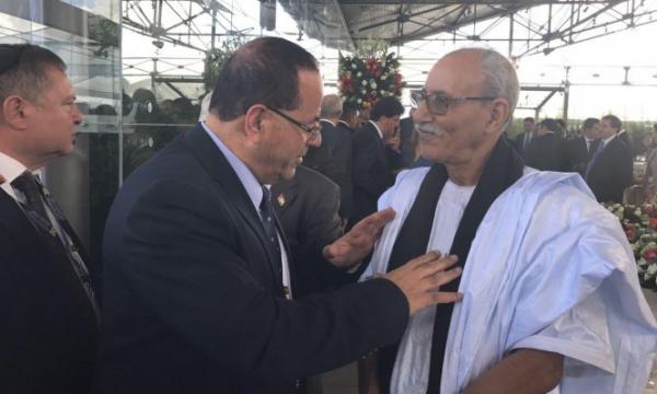 وزير إسرائيلي يستجيب للضغط المغربي و يحذف صورة له مع "زعيم البوليساريو"