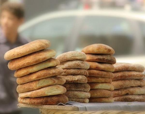أرباب المخابز يهددون بالزيادة في ثمن الخبز  