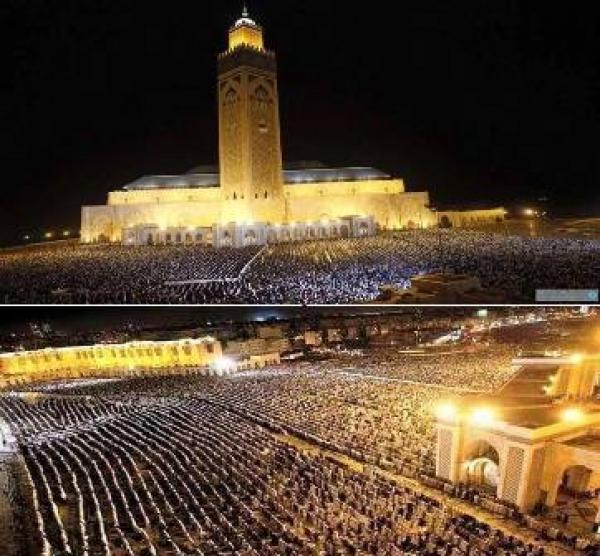 المغاربة والمساجد في رمضان .. حشود فاضت في الشوارع والأرصفة للصلاة خلف أئمة الأصوات الحسنة