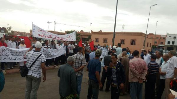 رفض "التلاعب بمصيرهم" والإشراك في الحوار يدفعان عمال سوق الخضر بالجملة للإحتجاج