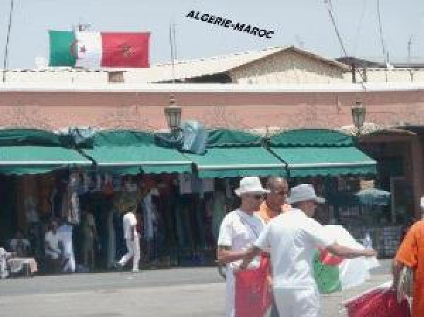 مغاربة وجزائريون يطلقون حملة لفتح الحدود بعد مباراة مراكش