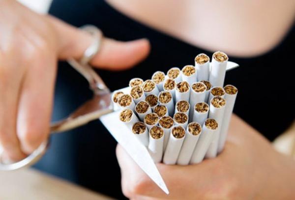دولة تخطط لمنع بيع السجائر بصفة تدريجية في "سابقة عالمية"