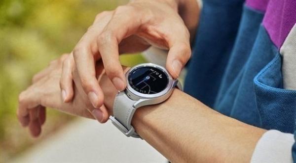 سامسونغ تطلق الساعة الذكية Galaxy Watch4 الجديدة