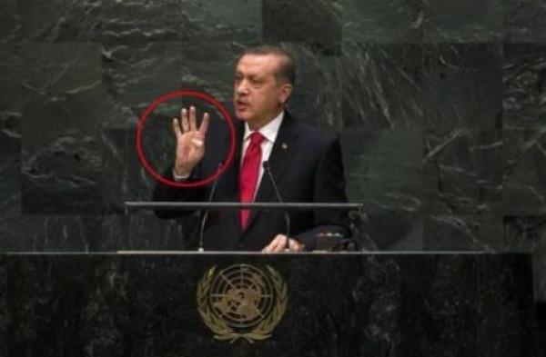 أردوغان يرفع إشارة &quot;رابعة&quot; ويهاجم السيسي في الأمم المتحدة