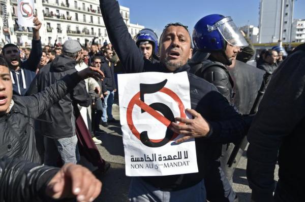 الجريدة الرسمية الجزائرية تكشف عن مفاجأة بخصوص ترشح "بوتفليقة" وإلغاء الانتخابات